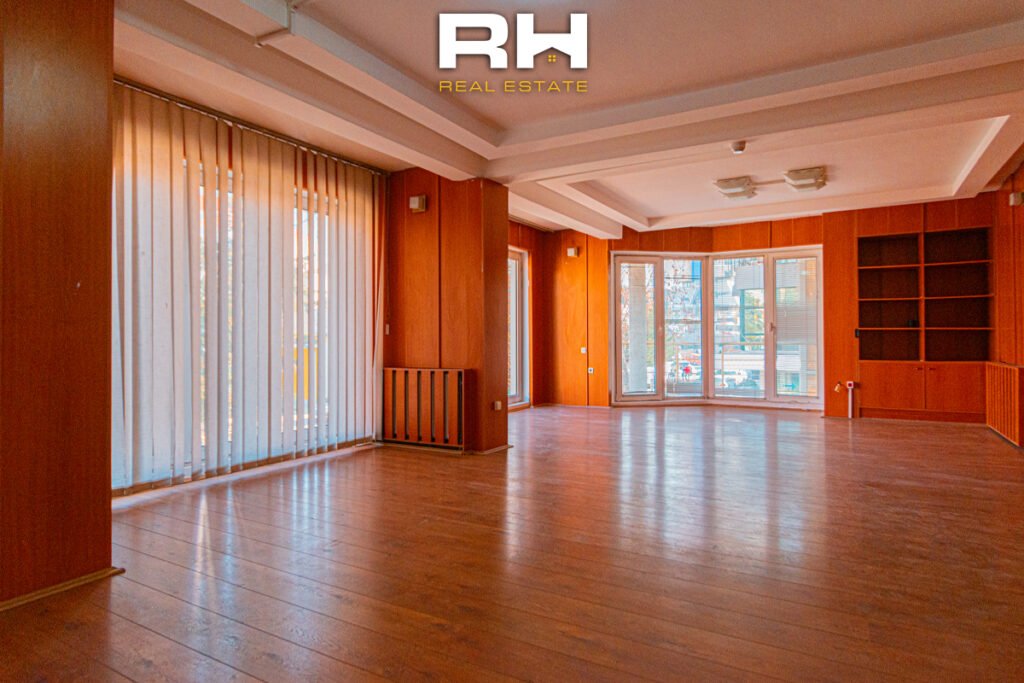 Objekt 342m² me #QIRA në Pejton