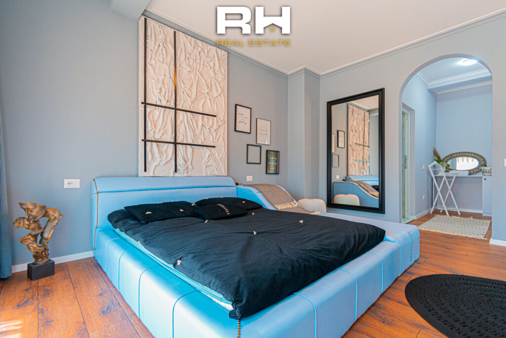 Shtëpi 352m² në SHITJE në lagjen Avenue 23, Çagllavicë
