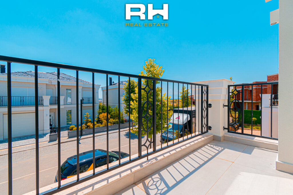 Shtëpi 352m² në SHITJE në lagjen Avenue 23, Çagllavicë