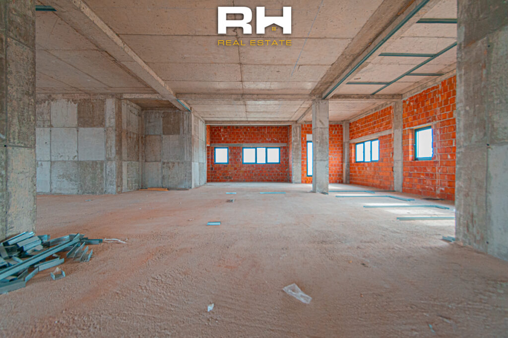 Hapësira afariste 550m² me #QIRA në Magjistralen Prishtinë – Ferizaj