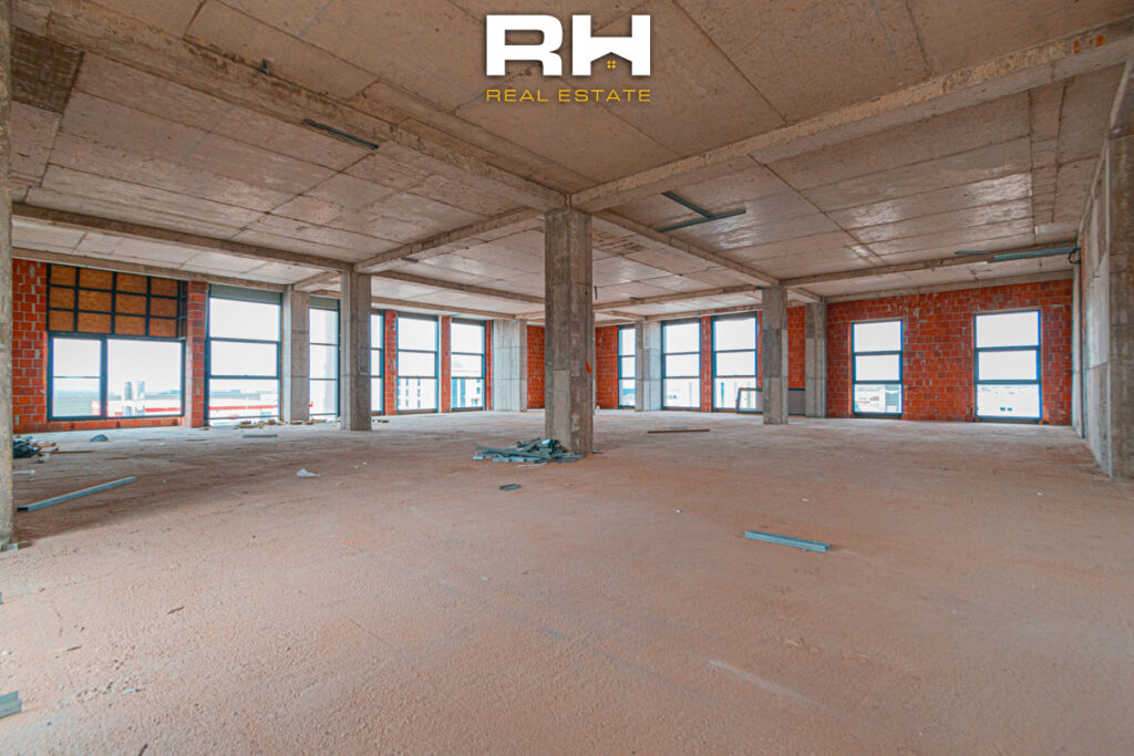 Hapësira afariste 550m² me #QIRA në Magjistralen Prishtinë – Ferizaj