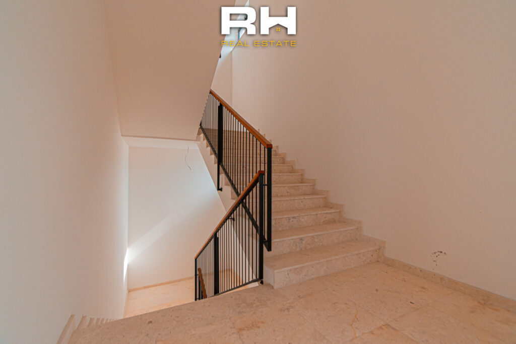 Hapësira afariste 550m² me #QIRA në Magjistralen Prishtinë – Ferizaj