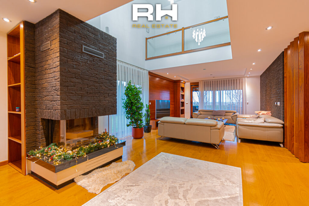 Shtëpi 310m² + 50m² në SHITJE në Marigona Residence
