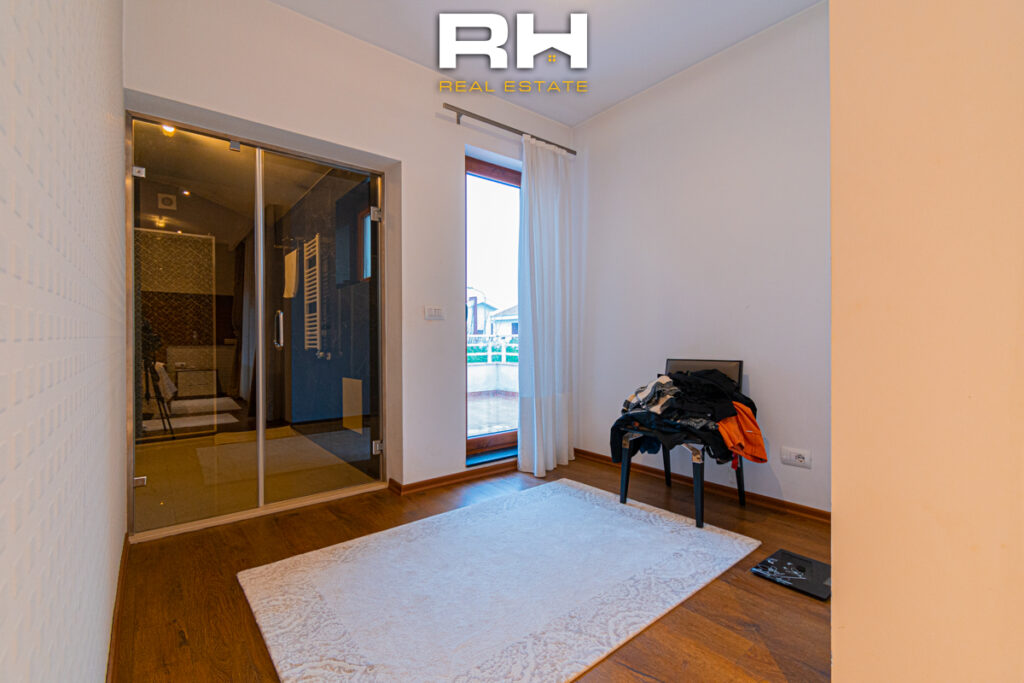 Shtëpi 310m² + 50m² në SHITJE në Marigona Residence