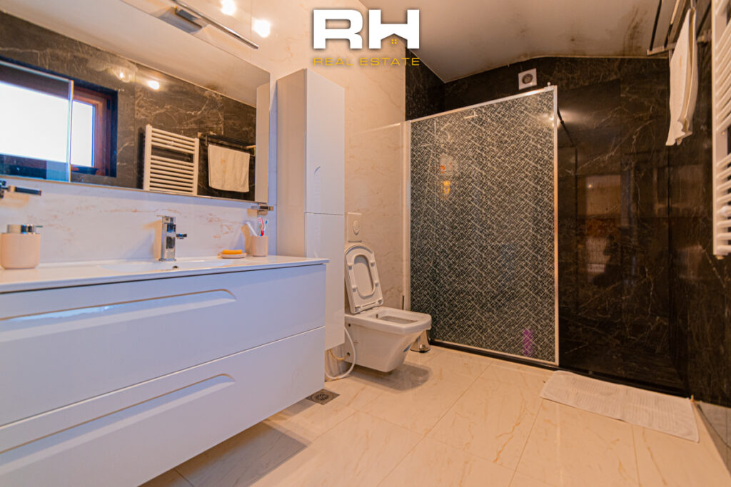 Shtëpi 310m² + 50m² në SHITJE në Marigona Residence