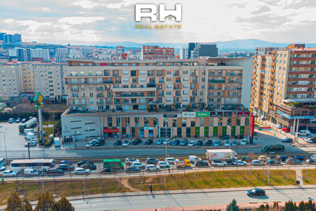 Penthouse 157m² + 30m² në SHITJE në Emshir