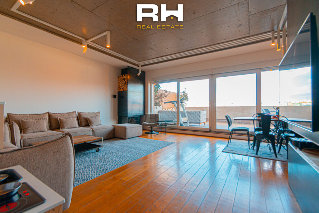 Penthouse 157m² + 30m² në SHITJE në Emshir
