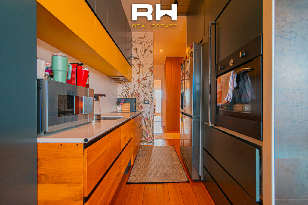 Penthouse 157m² + 30m² në SHITJE në Emshir