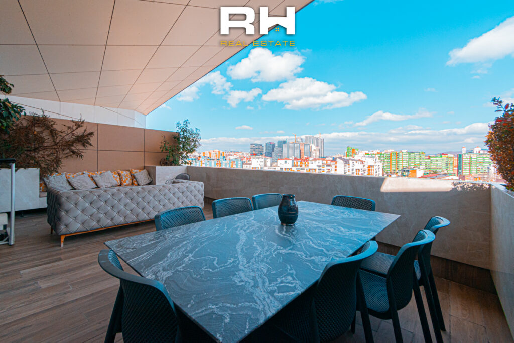 Penthouse 157m² + 30m² në SHITJE në Emshir