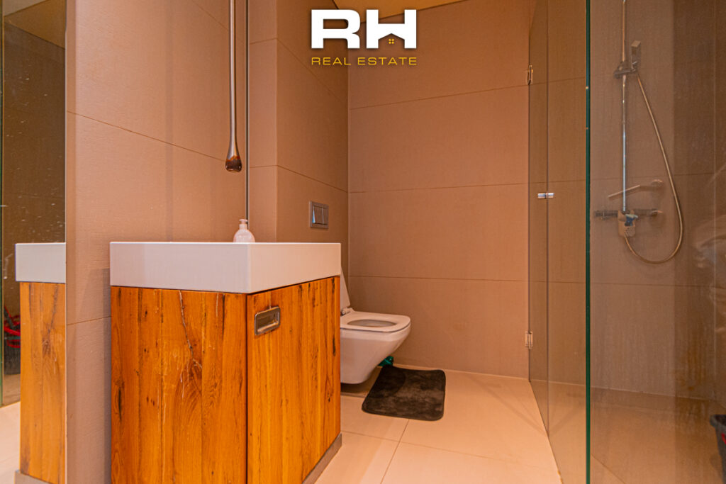 Penthouse 157m² + 30m² në SHITJE në Emshir