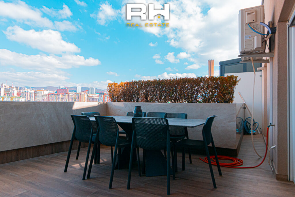 Penthouse 157m² + 30m² në SHITJE në Emshir
