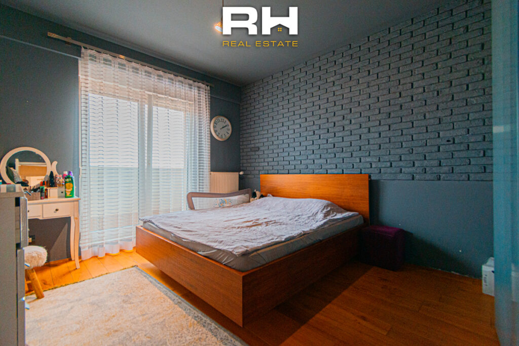 Penthouse 157m² + 30m² në SHITJE në Emshir