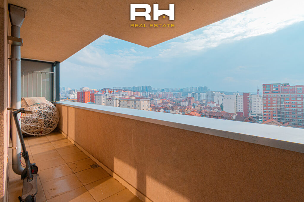 Penthouse 157m² + 30m² në SHITJE në Emshir