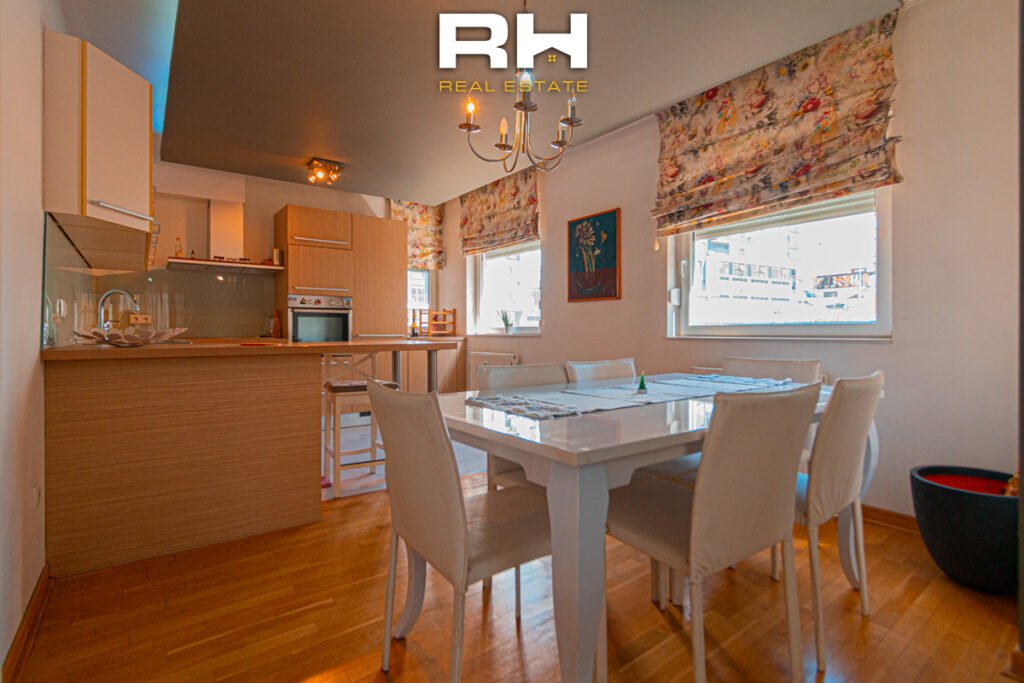 Banesë 180m² me #QIRA te Rruga C