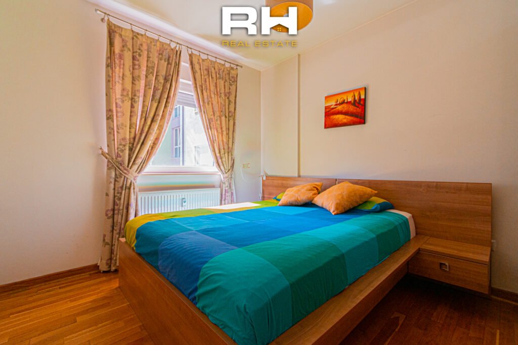 Banesë 180m² me #QIRA te Rruga C