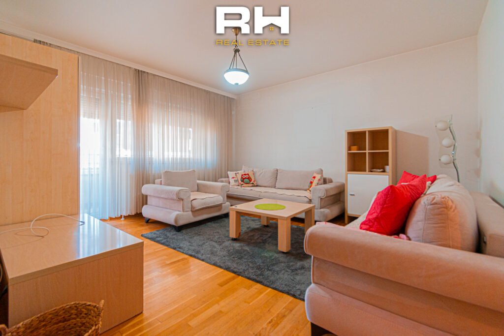 Banesë 180m² me #QIRA te Rruga C
