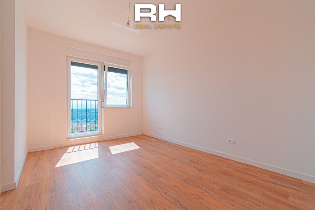 Banesë 85.5m² neto me #QIRA në lagjen Kodrina, Mati 1