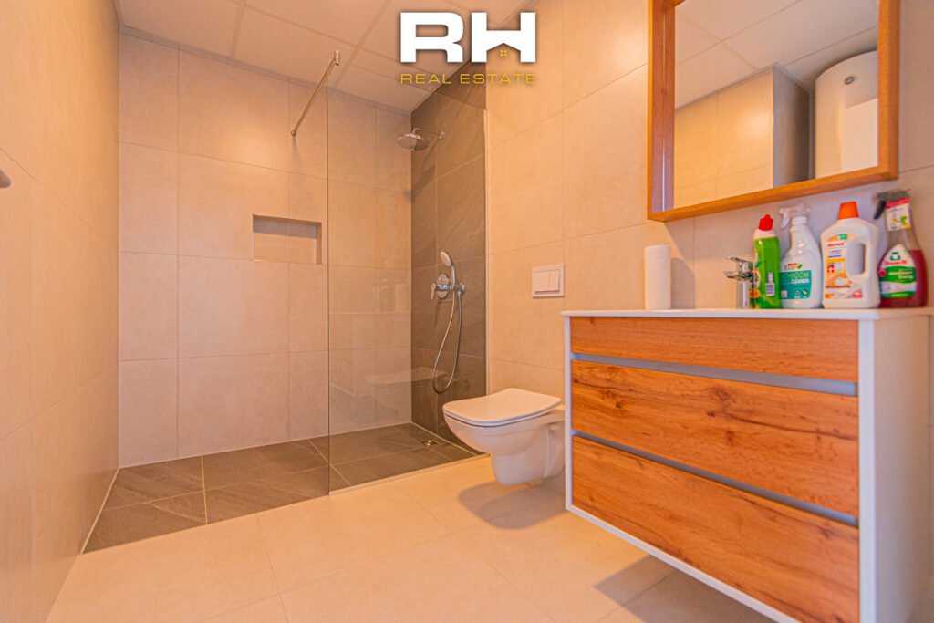 Banesë 85.5m² neto me #QIRA në lagjen Kodrina, Mati 1