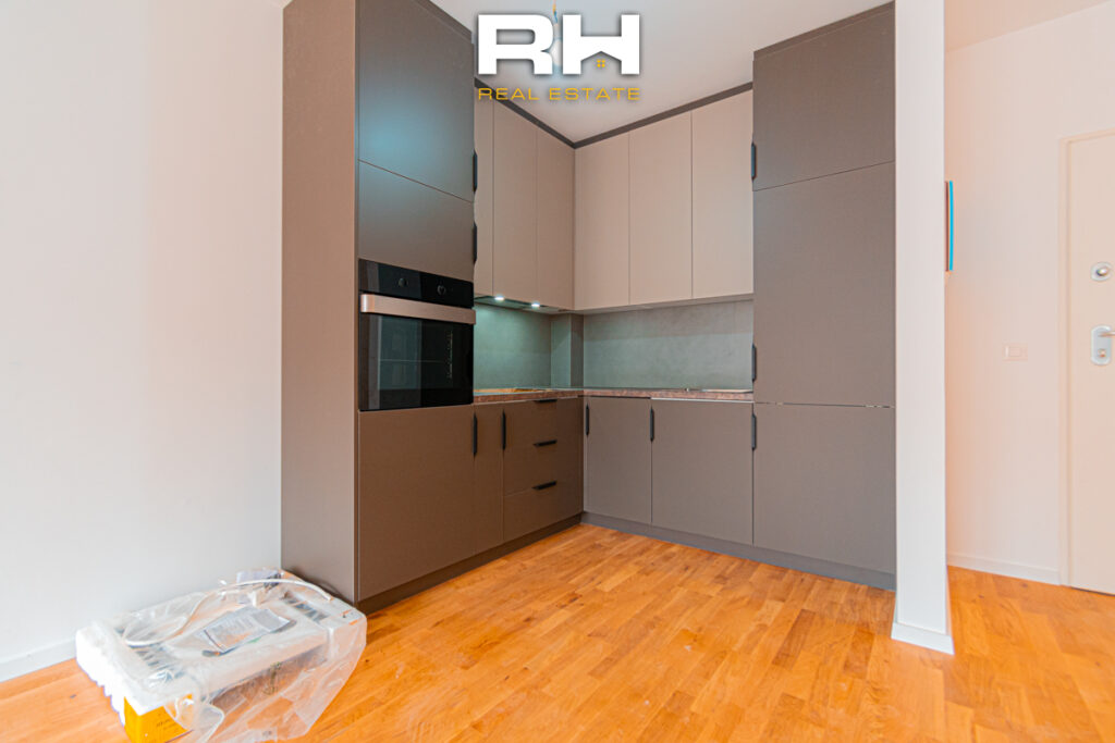 Banesë – Zyre 70m² me #QIRA në Bregun e Diellit