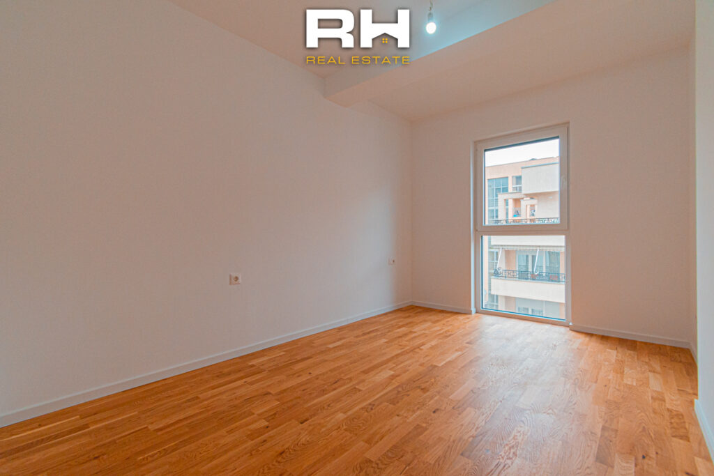 Banesë – Zyre 70m² me #QIRA në Bregun e Diellit