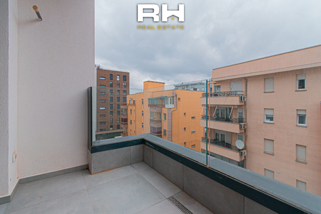 Banesë – Zyre 70m² me #QIRA në Bregun e Diellit