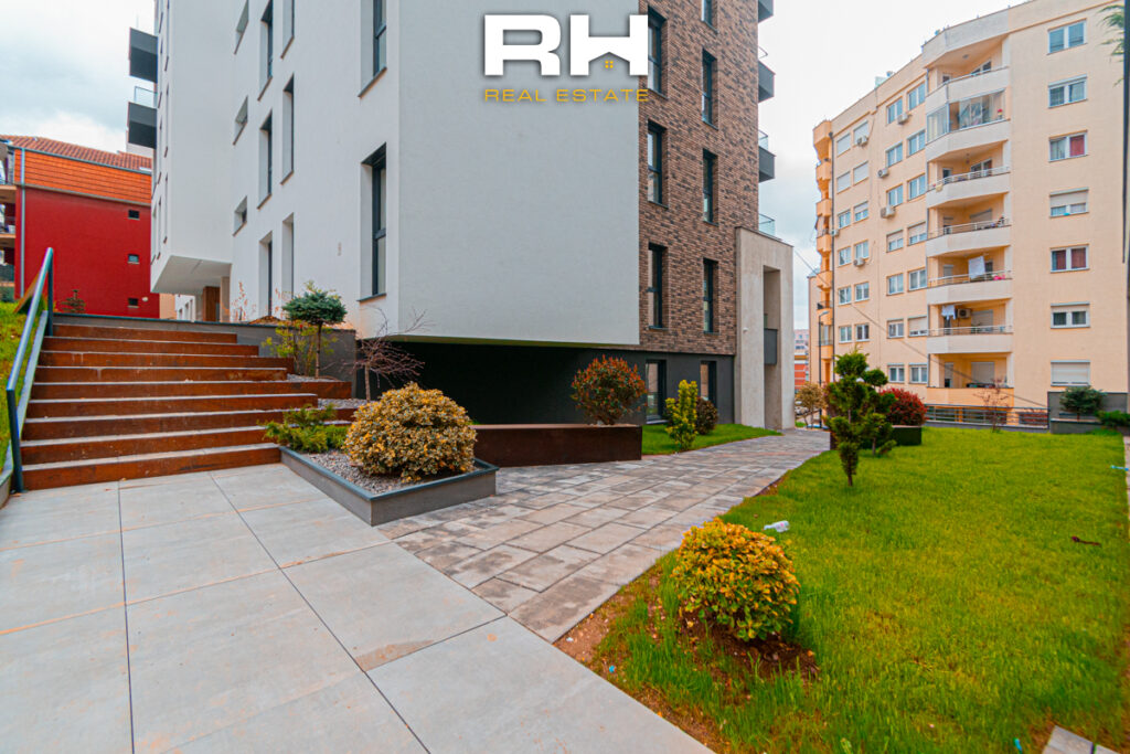 Banesë – Zyre 70m² me #QIRA në Bregun e Diellit
