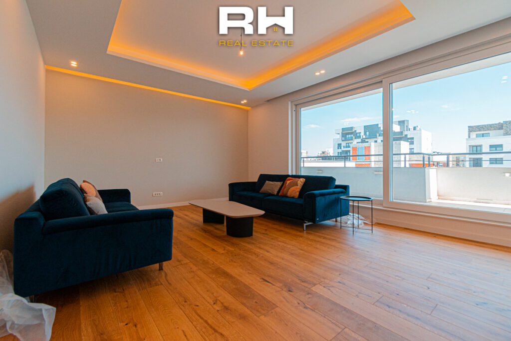 Penthouse Duplex 255m² me #QIRA në Emshir