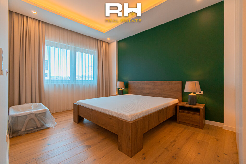 Penthouse Duplex 255m² me #QIRA në Emshir