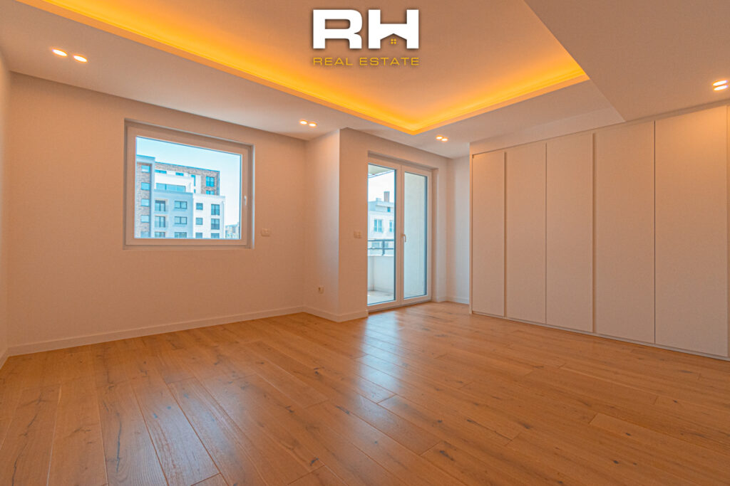 Penthouse Duplex 255m² me #QIRA në Emshir
