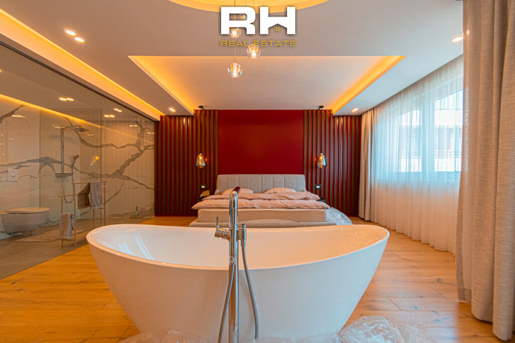 Penthouse Duplex 255m² me #QIRA në Emshir