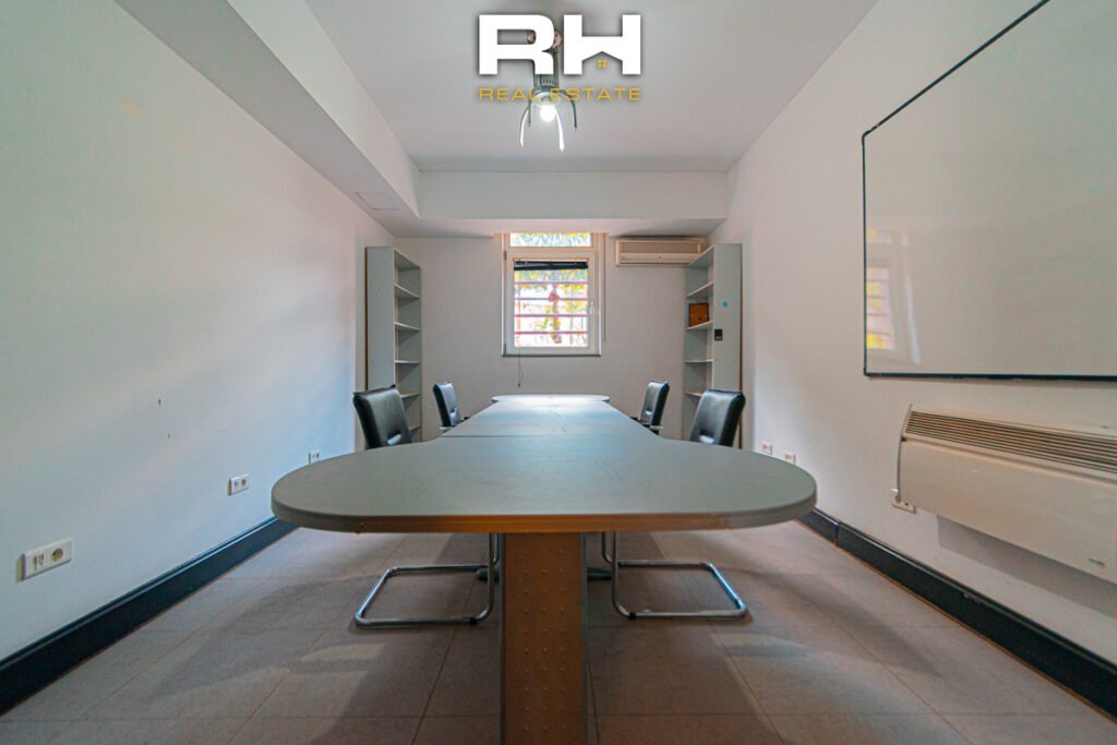 Zyre 130m² me #QIRA në Qendër