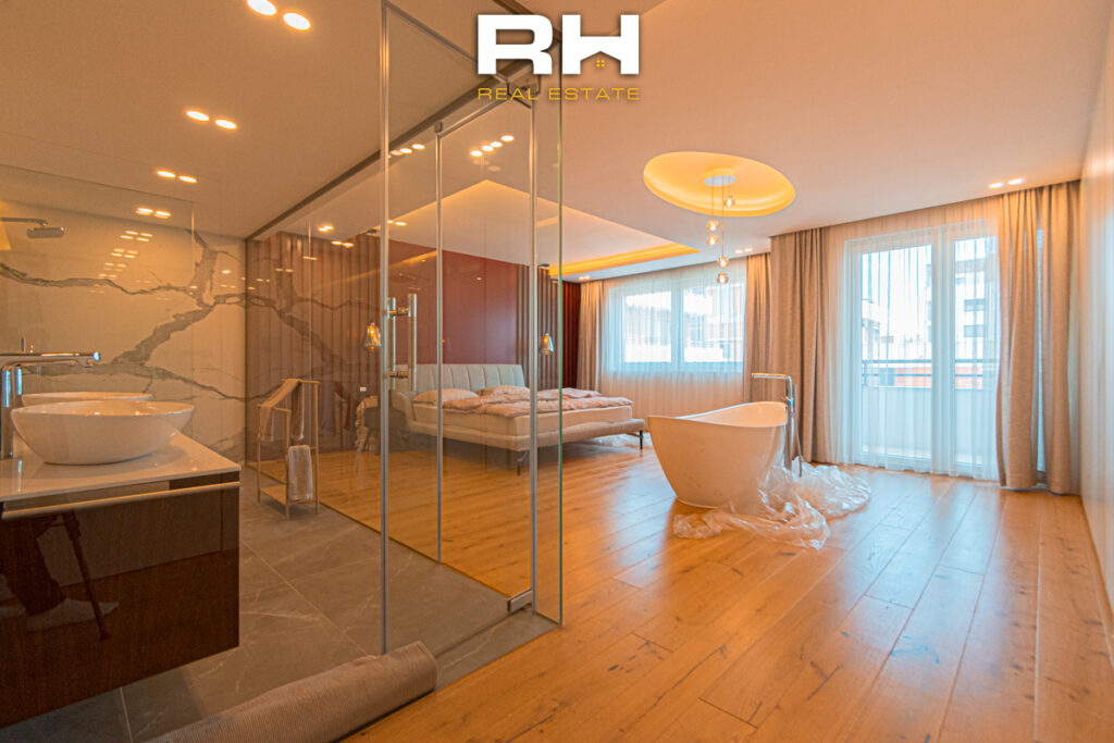 Penthouse Duplex 255m² me #QIRA në Emshir
