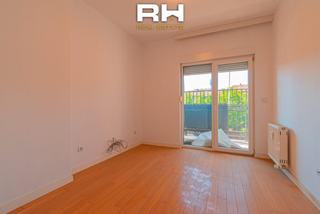 Banesë 82m² në SHITJE te Rruga B