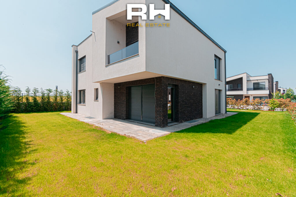 Shtëpi 243m² në SHITJE në lagjen Priam Village