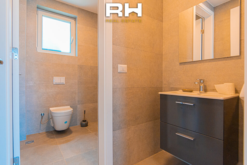 Shtëpi 190m² me #QIRA në Lagjen Priam Village