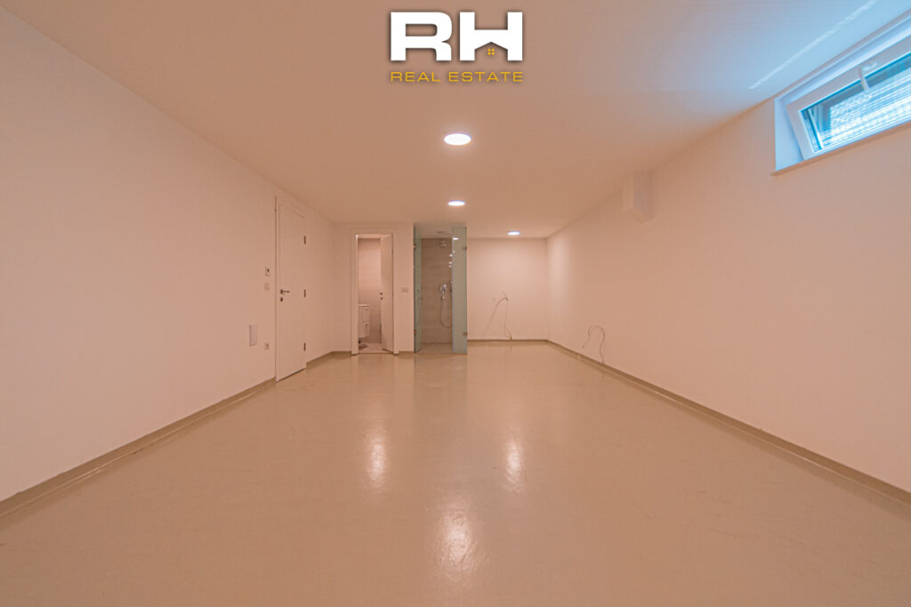 Shtëpi 190m² me #QIRA në Lagjen Priam Village