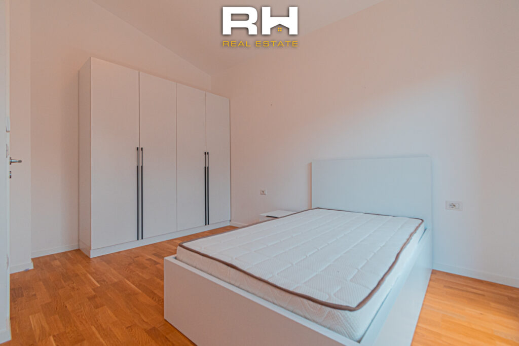 Shtëpi 190m² me #QIRA në Lagjen Priam Village