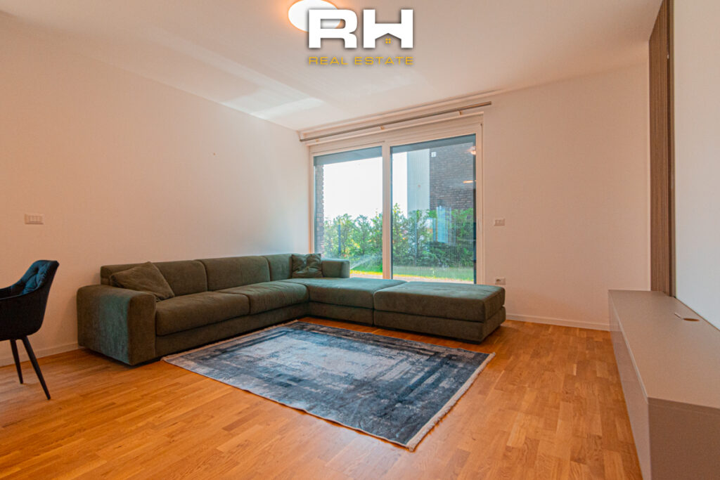 Shtëpi 190m² me #QIRA në Lagjen Priam Village