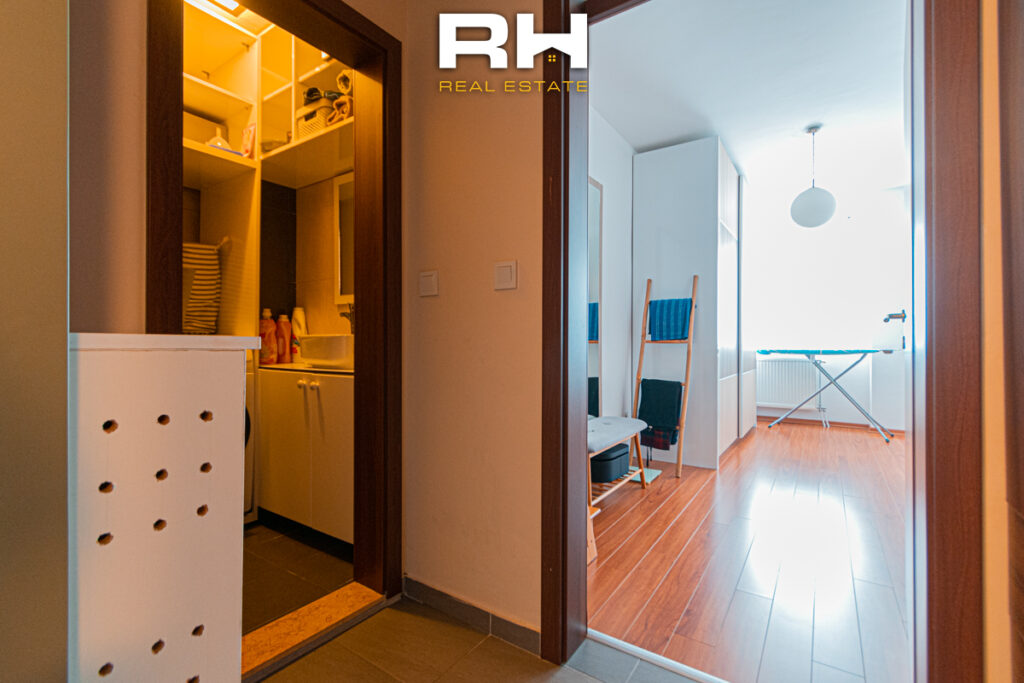 Banesë 124m² neto në SHITJE në Rrugën C
