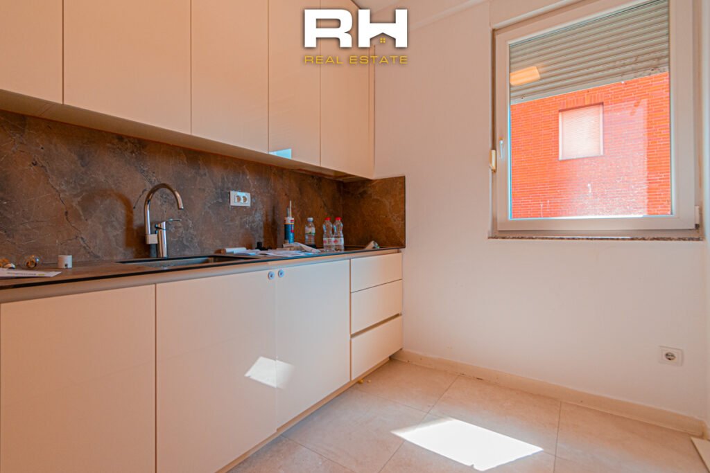 Banesë 82m² në SHITJE te Rruga B