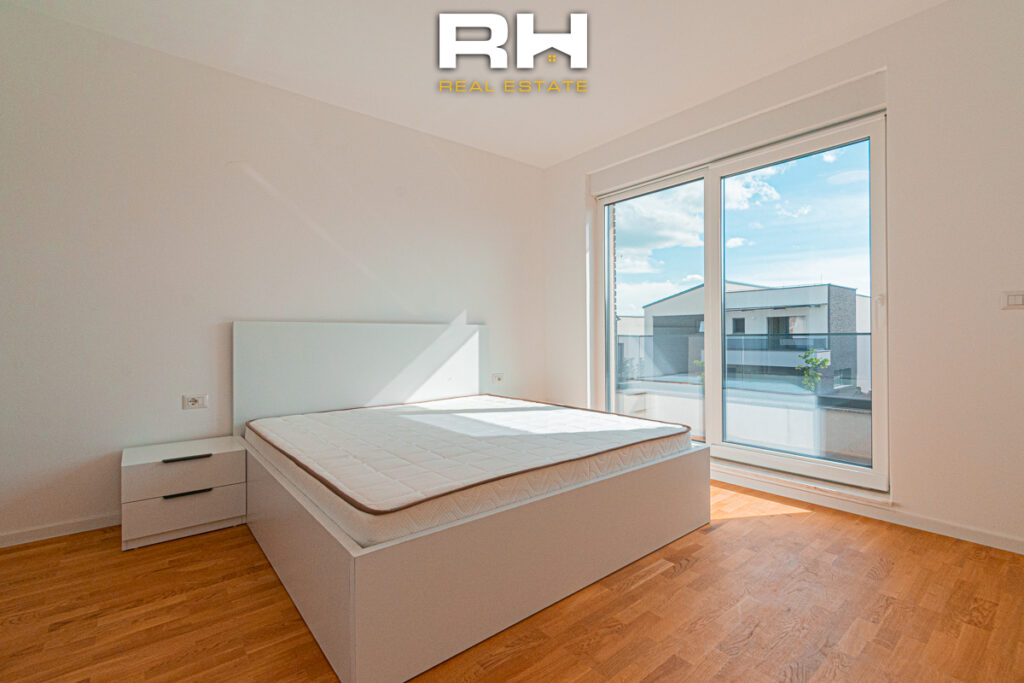 Shtëpi 180+87m² në SHITJE në Lagjen Priam Village