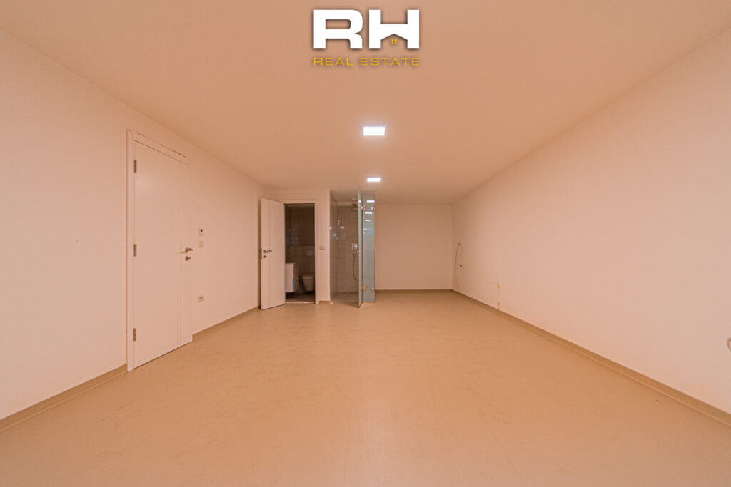 Shtëpi 180+87m² në SHITJE në Lagjen Priam Village