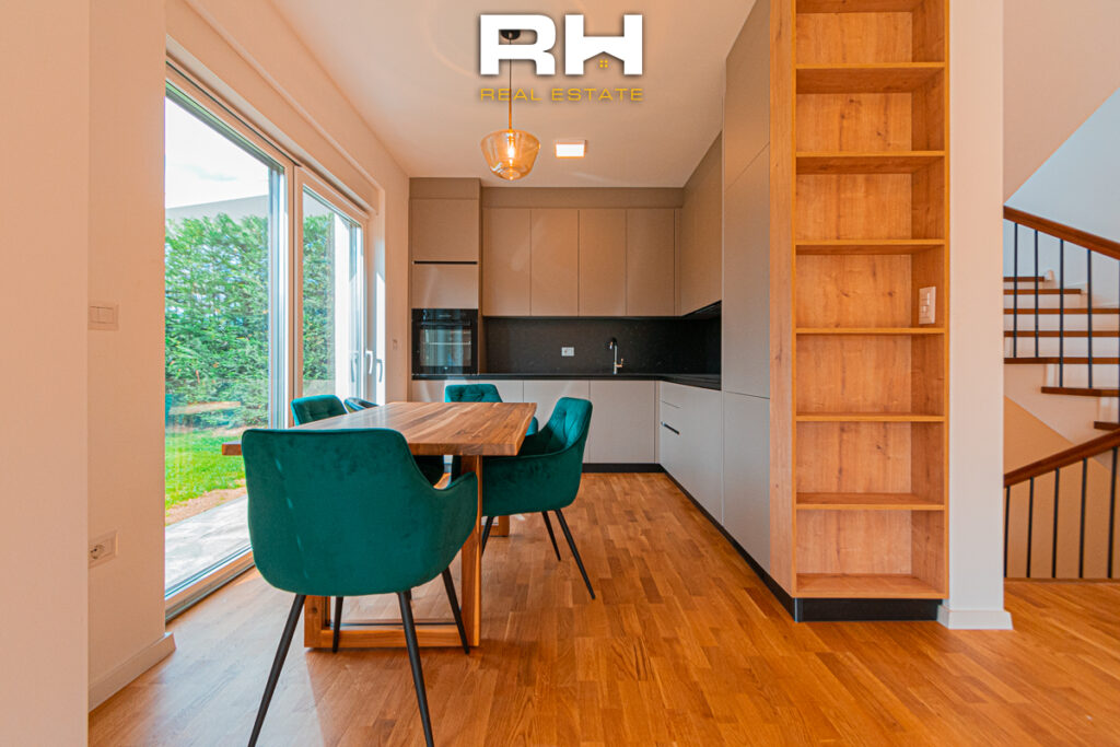 Shtëpi 180+87m² në SHITJE në Lagjen Priam Village
