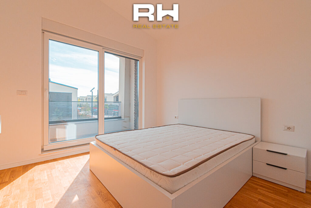 Shtëpi 180+87m² në SHITJE në Lagjen Priam Village