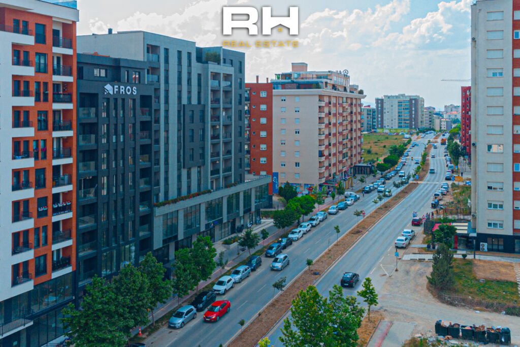 Zyre 228m² me #QIRA te Rruga C