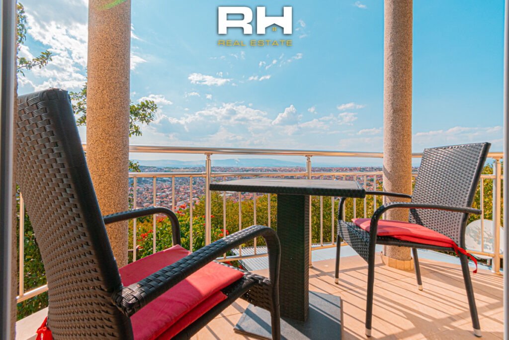 Kat shtëpie 115m² me #QIRA në Taslixhe