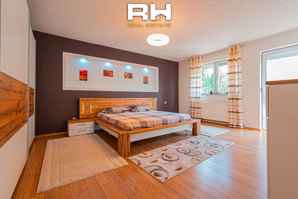 Kat shtëpie 115m² me #QIRA në Taslixhe