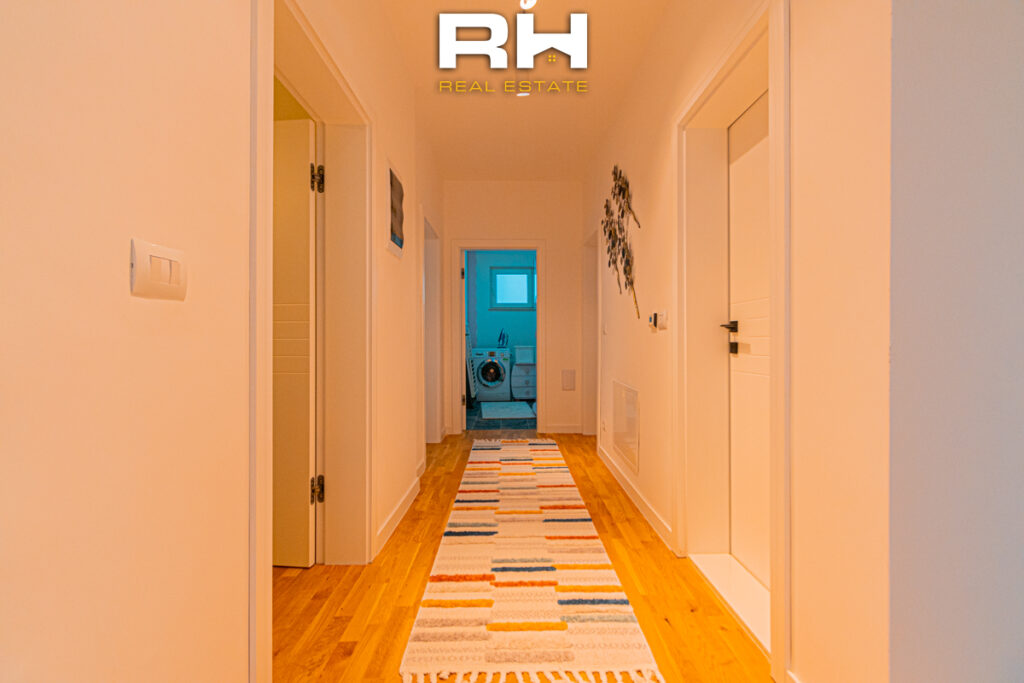 Shtëpi 328m² në SHITJE në City Home, Matiqan
