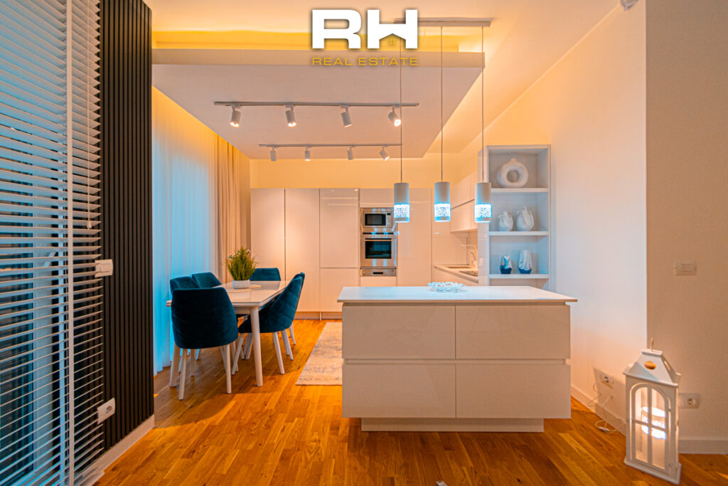 Shtëpi 328m² në SHITJE në City Home, Matiqan