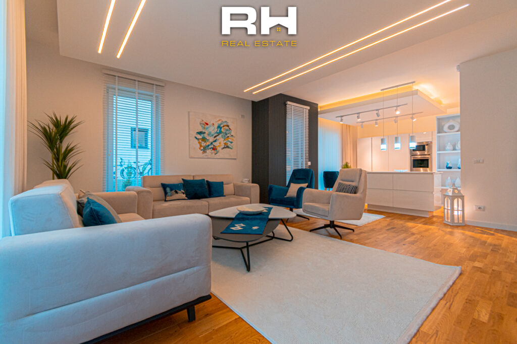 Shtëpi 328m² në SHITJE në City Home, Matiqan